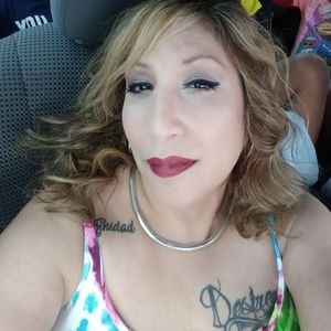 Meet your Posher, Delia